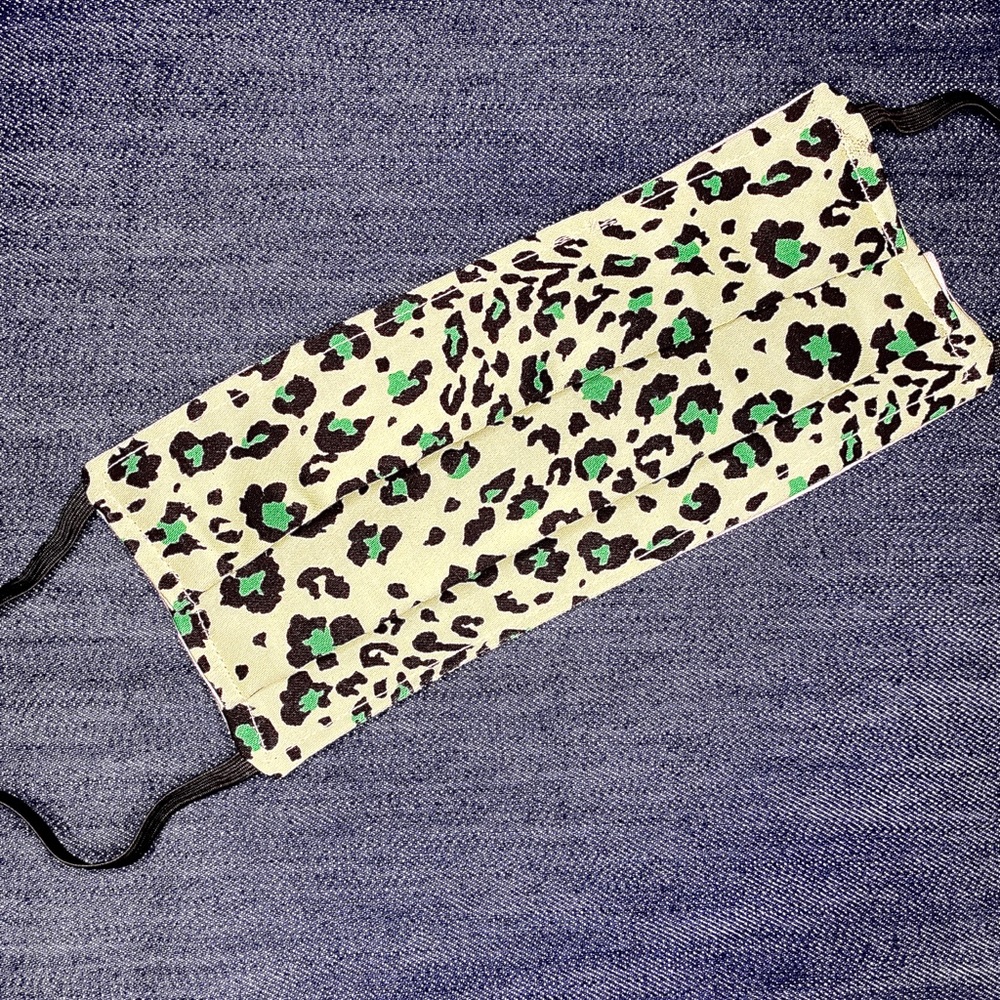 Green cheetah print cotton face mask